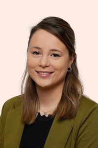 APRIL LÖWE Jurist